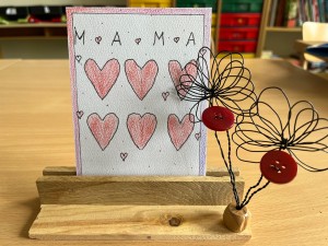 3. Klassen: Werken mit Holz und Draht - Ständer 3. Klassen: Werken mit Holz und Draht - Ständer